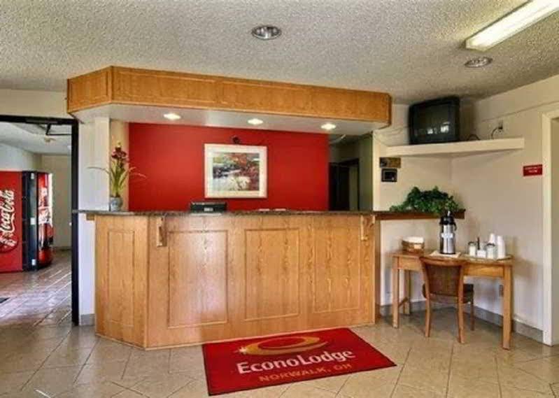 Econo Lodge Norwalk Exterior foto