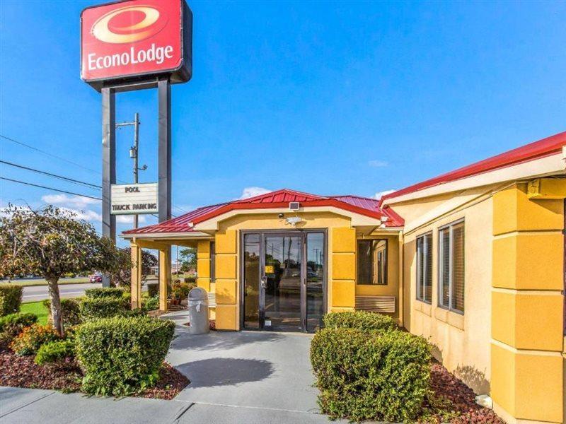 Econo Lodge Norwalk Exterior foto