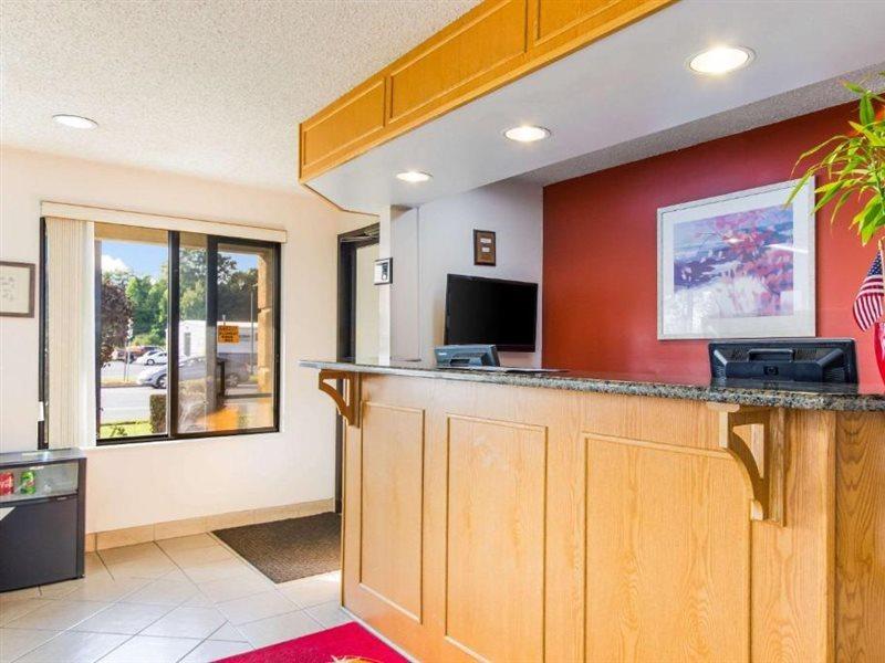 Econo Lodge Norwalk Exterior foto