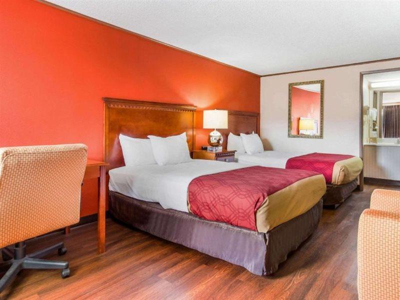 Econo Lodge Norwalk Exterior foto