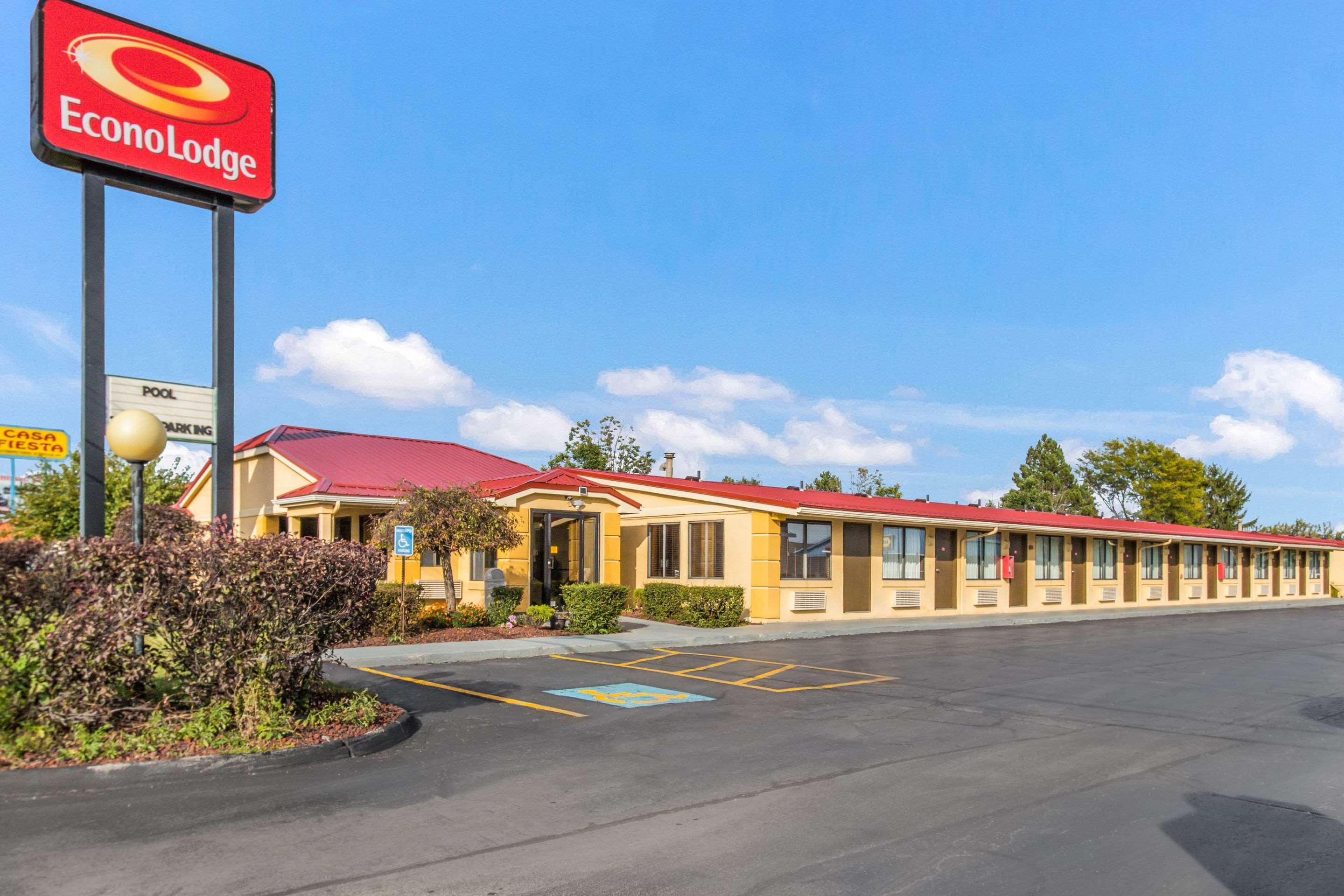 Econo Lodge Norwalk Exterior foto