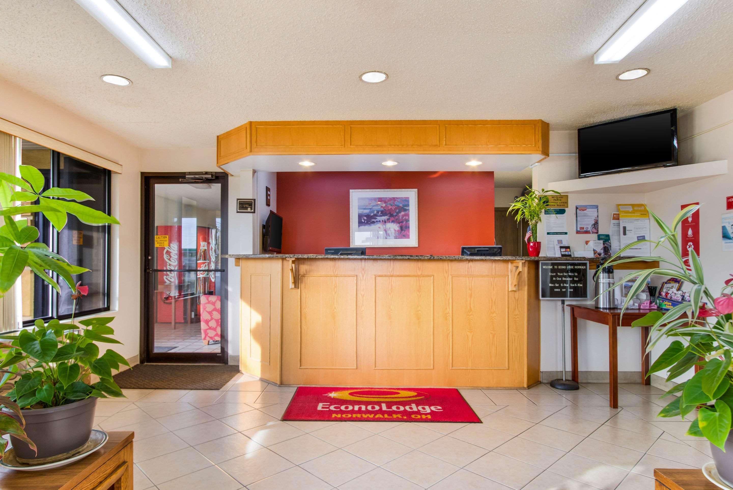 Econo Lodge Norwalk Exterior foto