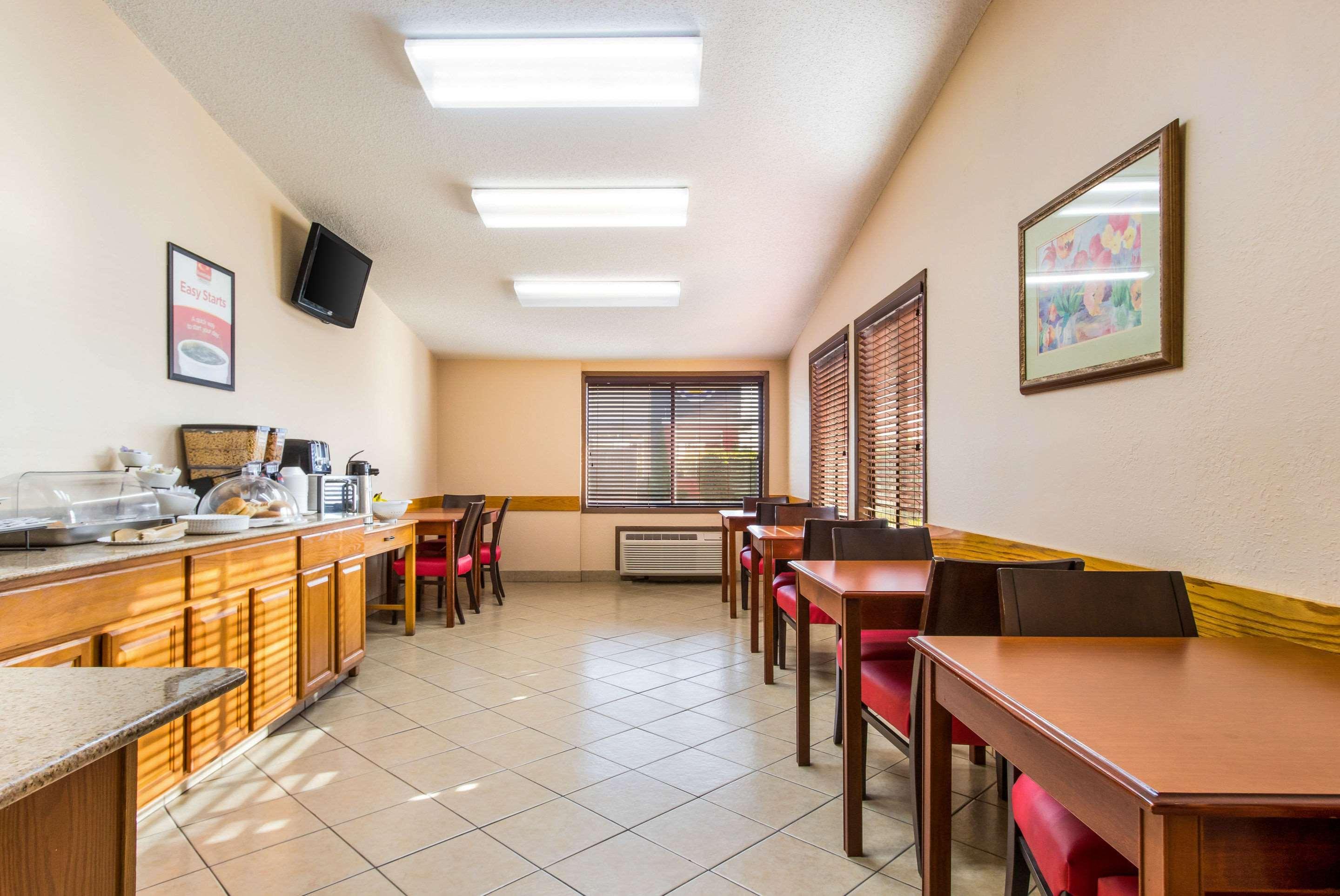 Econo Lodge Norwalk Exterior foto